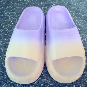 Puff ombré sandals size 9